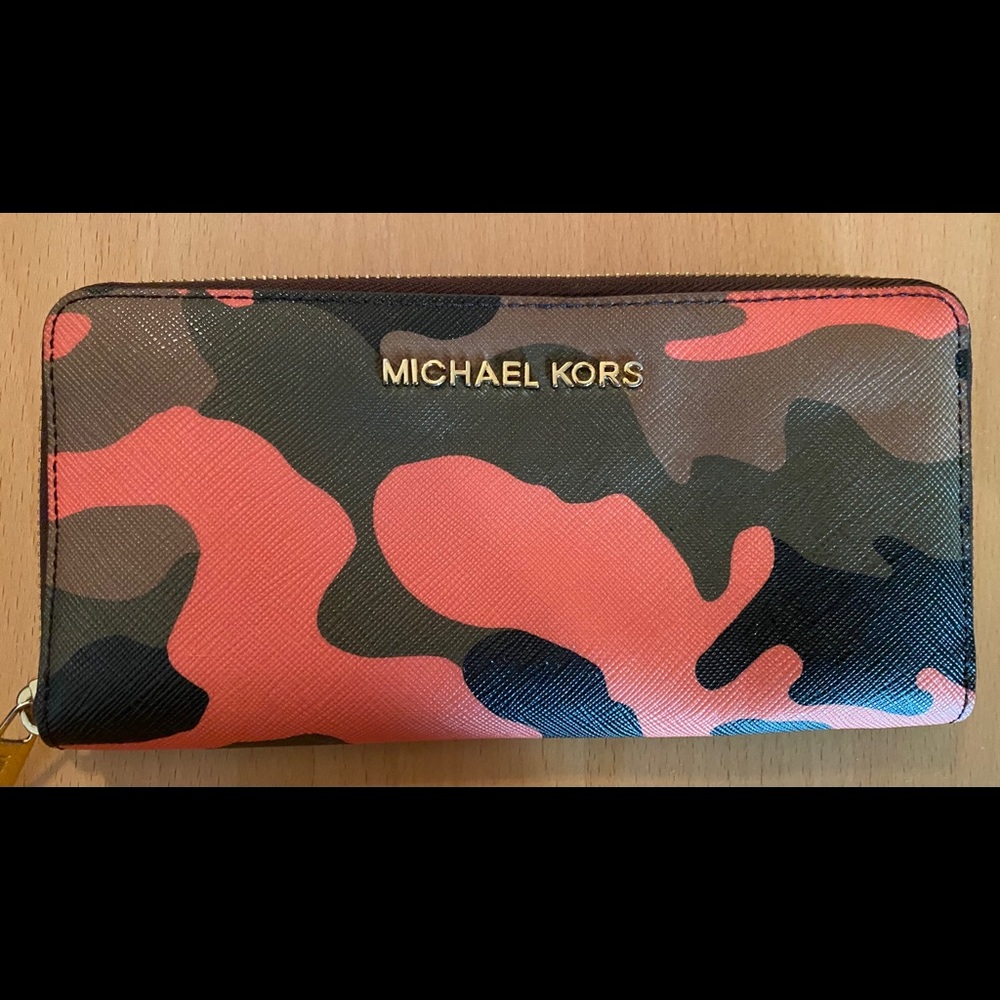 Michael Kors Long Continental Saffiano Wallet Camo